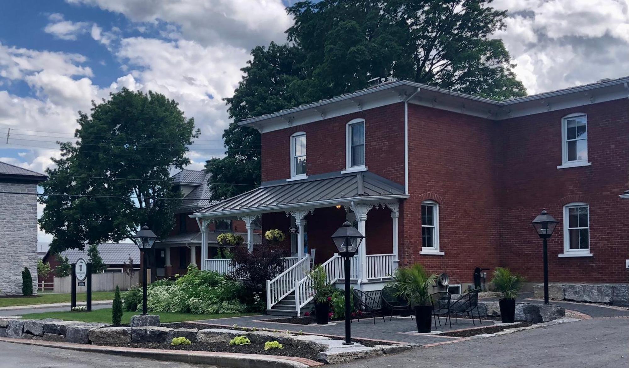 Auberge Glengarry Inn, The Mystic Glen Robertson Exterior foto